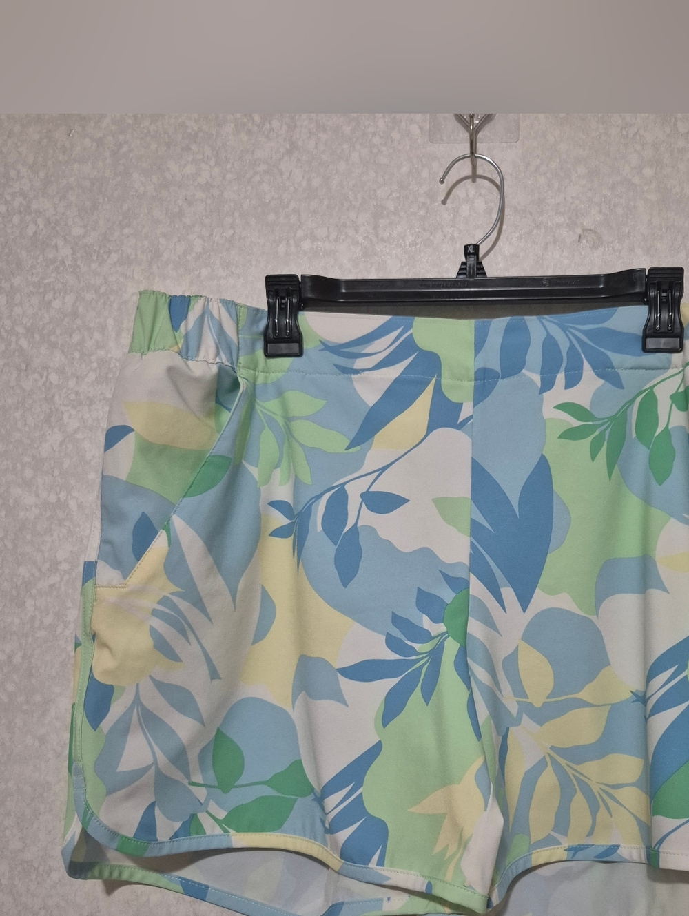 Columbia Women’s Pastel Leaf Print Athletic Shorts – Blue, Green, Cream..size:XL - Picture 5 of 11